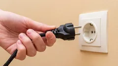 Welche Geräte sollten Sie nicht aus der Steckdose ziehen und warum? Das weiß nicht jeder.